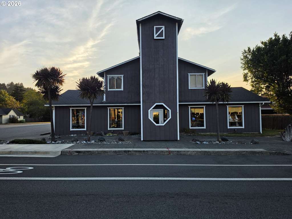 1205 Oregon St