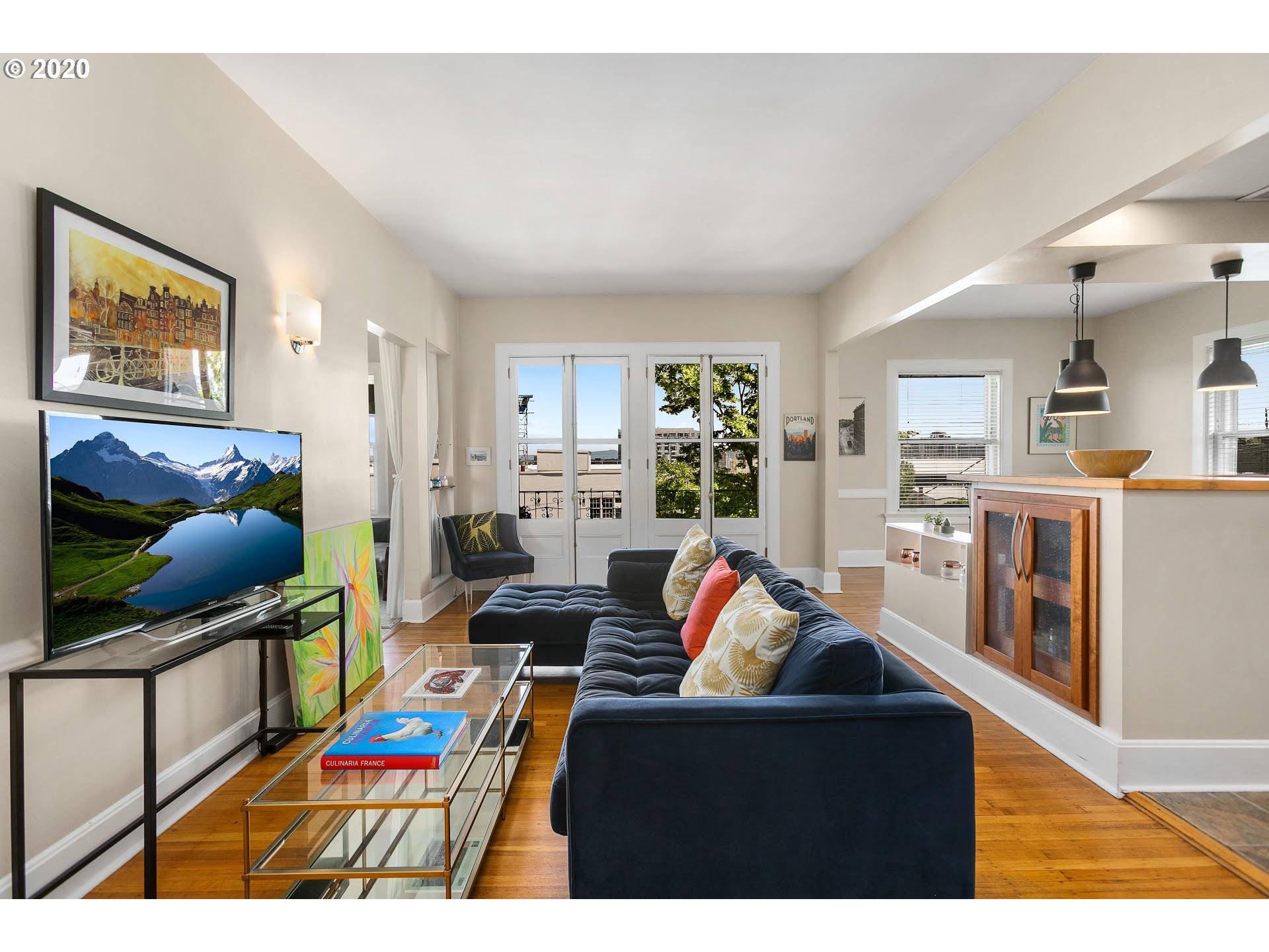 731 SW KING AVE 16, Portland, OR 97205, photo 3 of 24