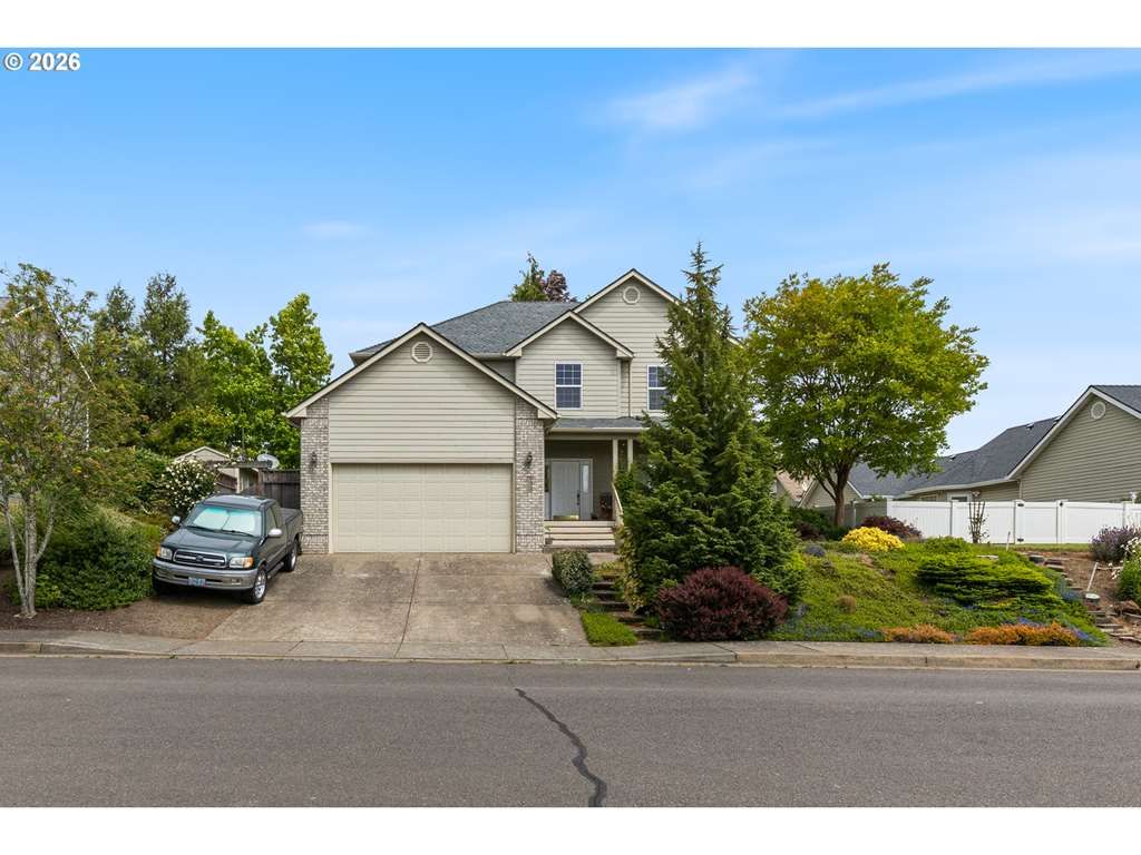 310 NW Foxglove St