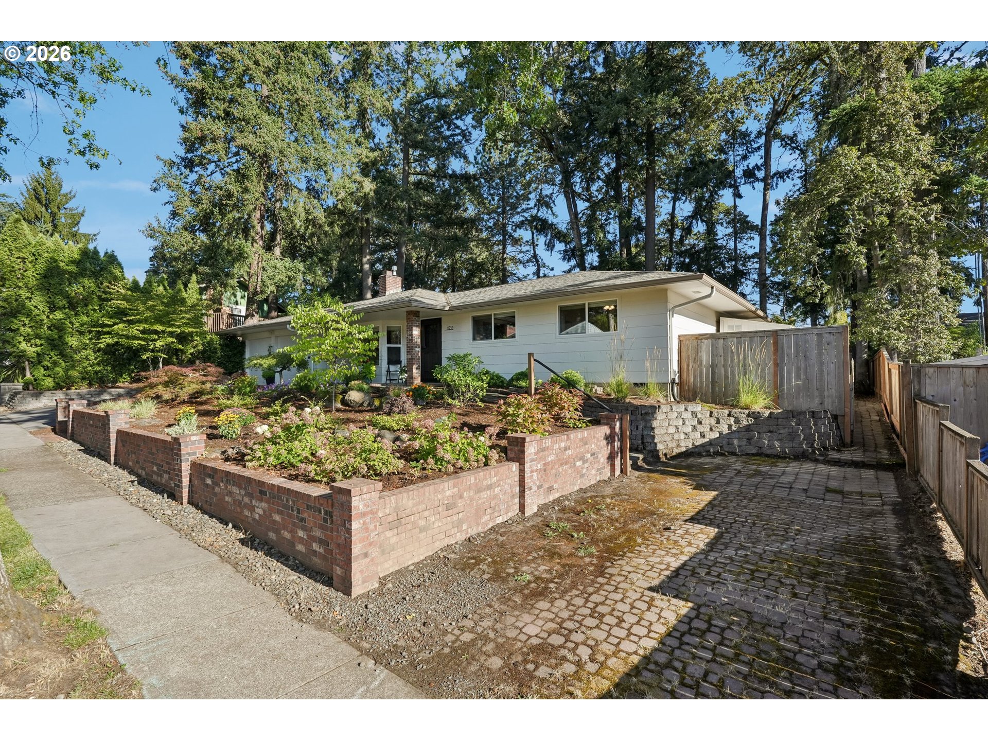 11255 SW TIMBERLINE DR, Beaverton, OR 97008, photo 4 of 34