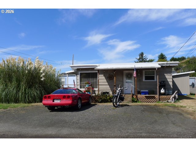 255 BEACH BLVD, Winchester Bay, OR 97467, photo 3 of 36