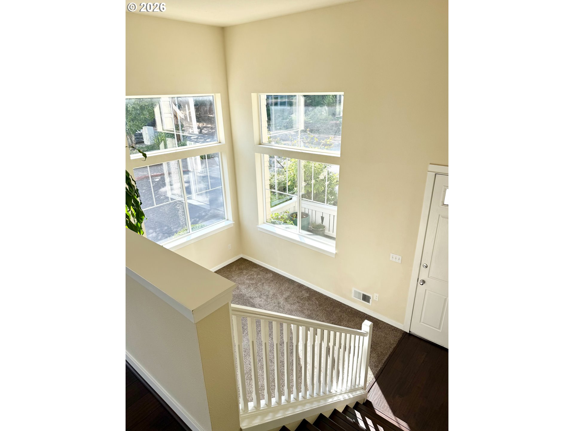 2608 SW HUME CT, Portland, OR 97219, photo 4 of 38