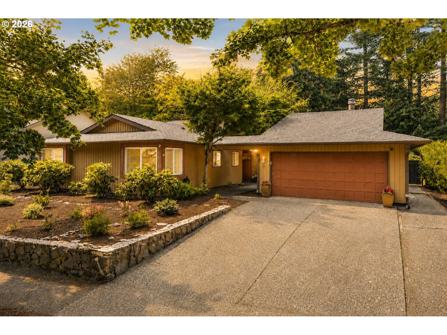 7095 SW TIERRA DEL MAR DR, Beaverton, OR 97007, photo 3 of 48