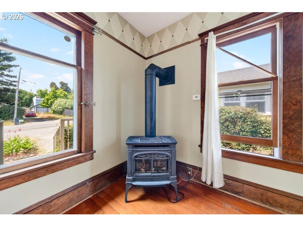 1024 S 5TH ST, Coos Bay, OR 97420, photo 8 of 48