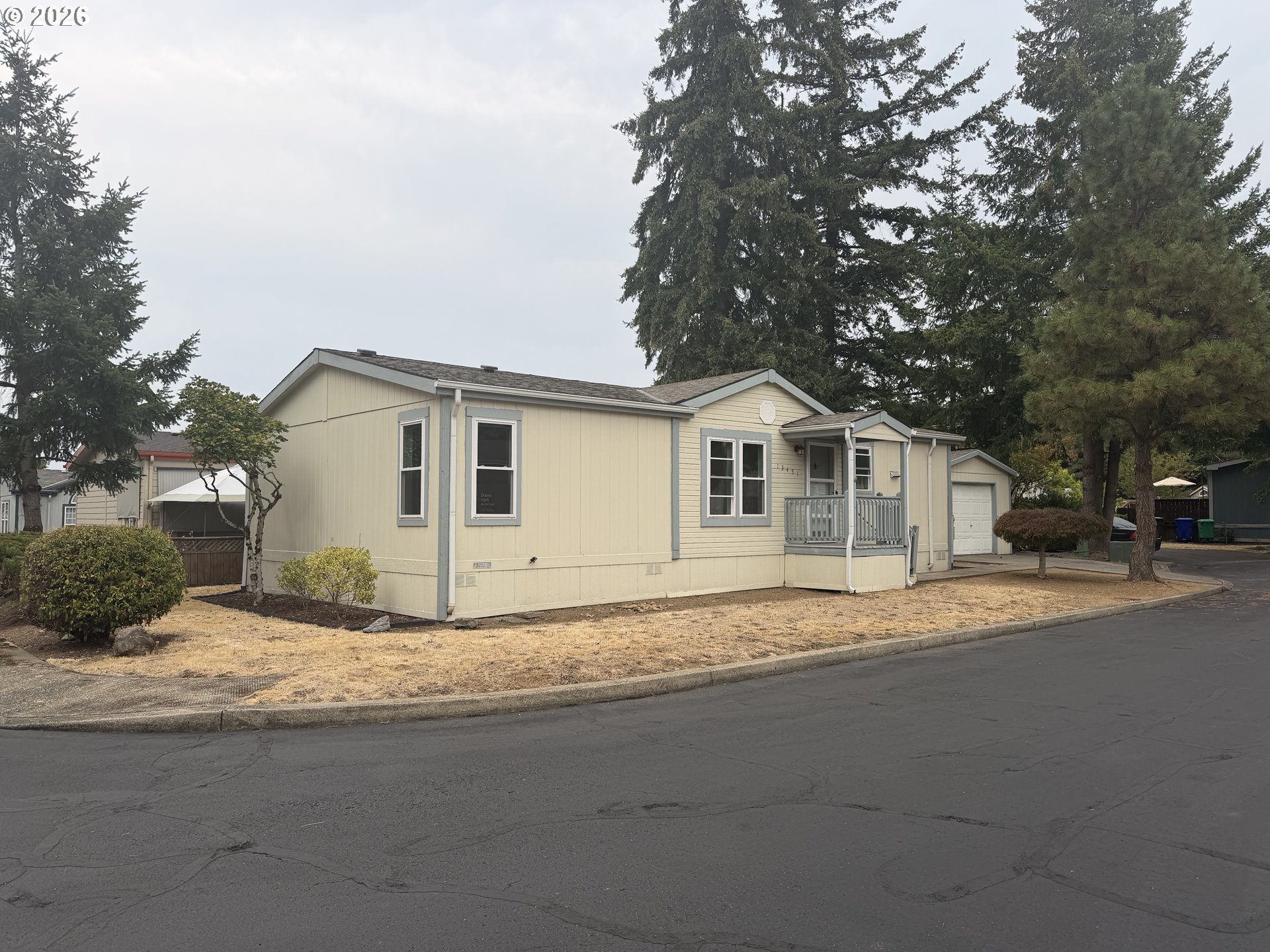13451 SE RAYMOND ST, Portland, OR 97236, photo 2 of 21
