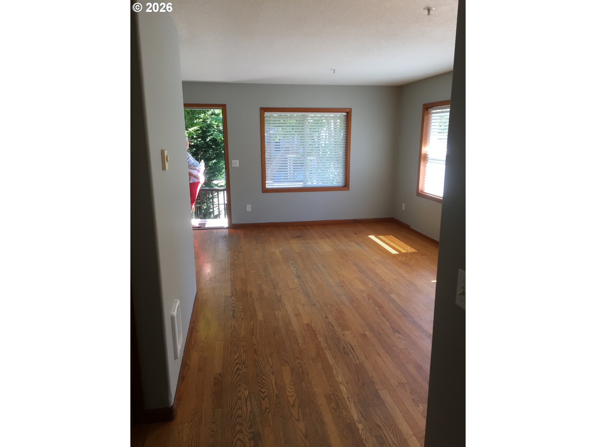 11905 SE SCHILLER ST, Portland, OR 97266, photo 4 of 17