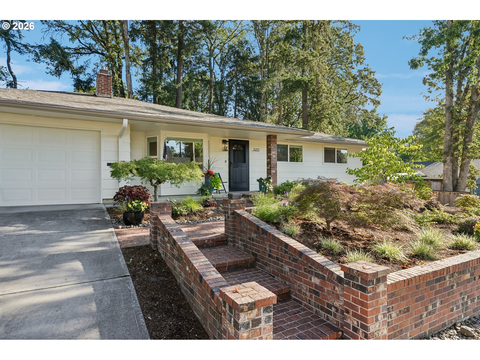 11255 SW TIMBERLINE DR, Beaverton, OR 97008, photo 2 of 34