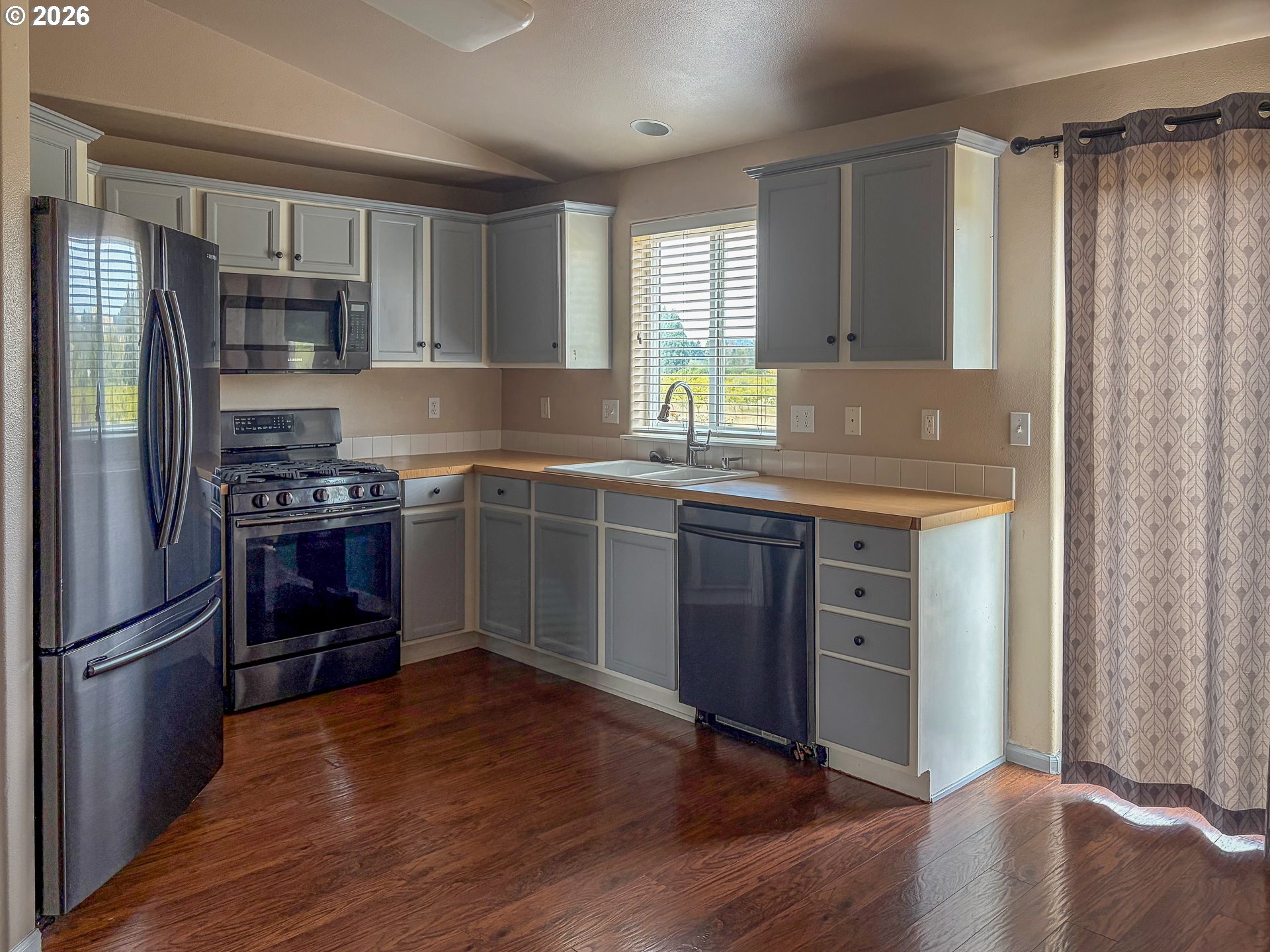 185 SE LEBLEU LN, Winston, OR 97496, photo 5 of 21