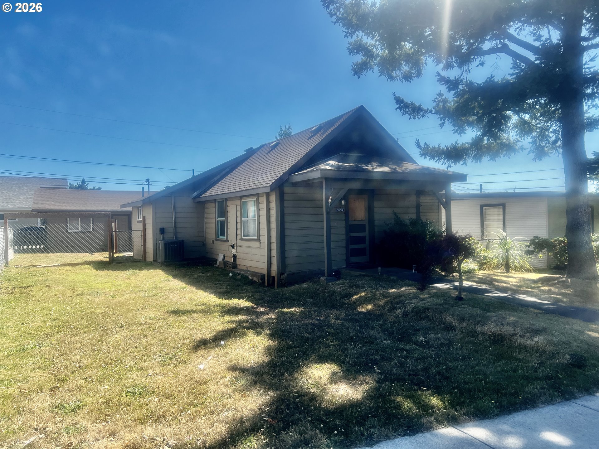 94224 3RD ST, Gold Beach, OR 97444, photo 2 of 22