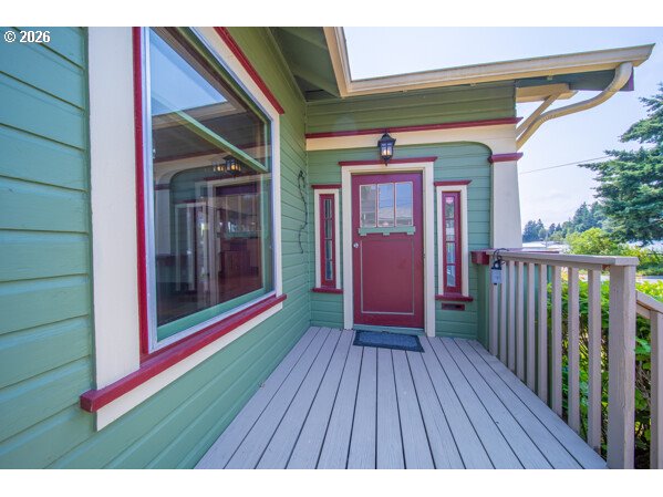 1024 S 5TH ST, Coos Bay, OR 97420, photo 3 of 48