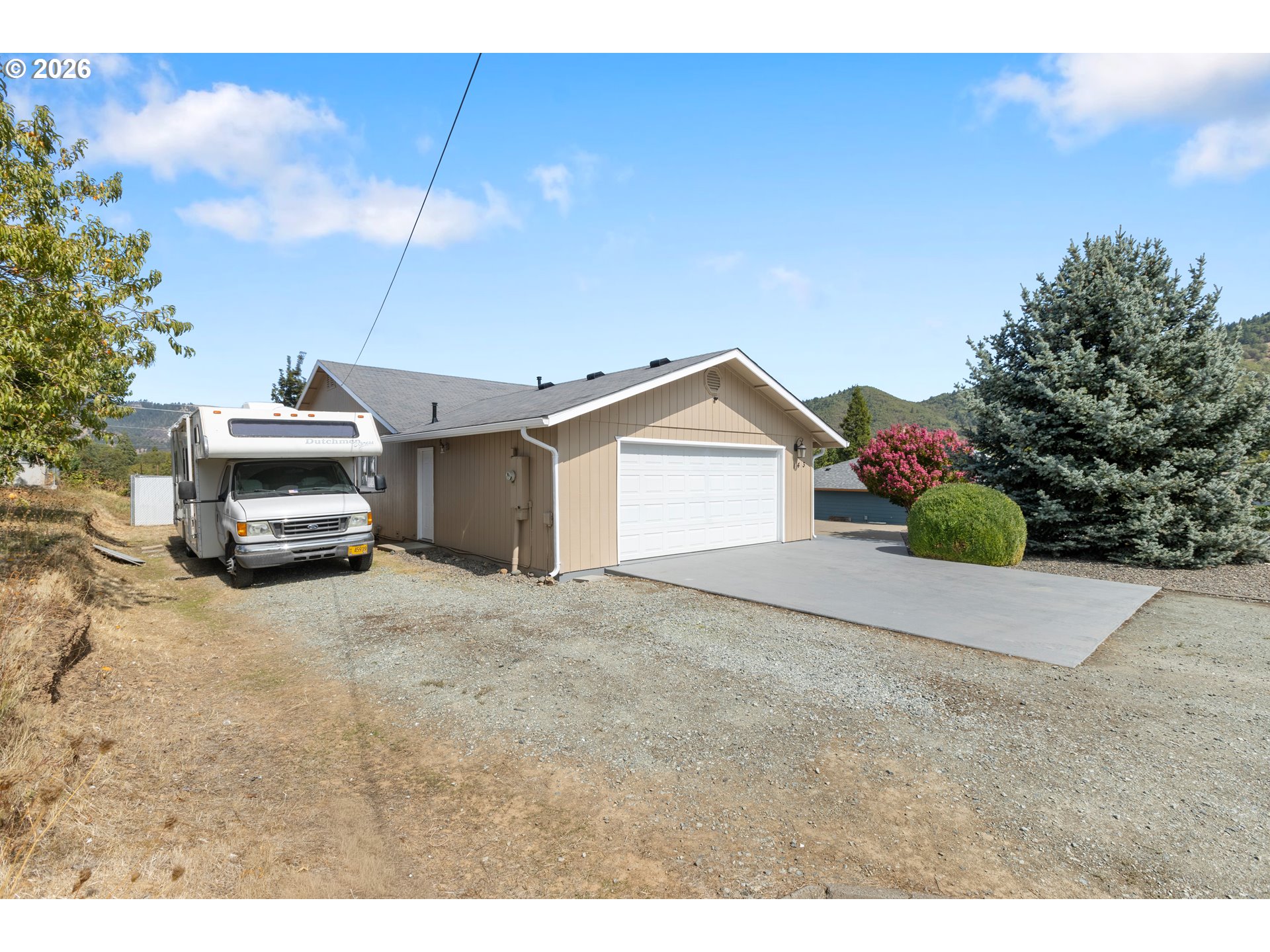 143 BRIGGS DR, Myrtle Creek, OR 97457, photo 3 of 48