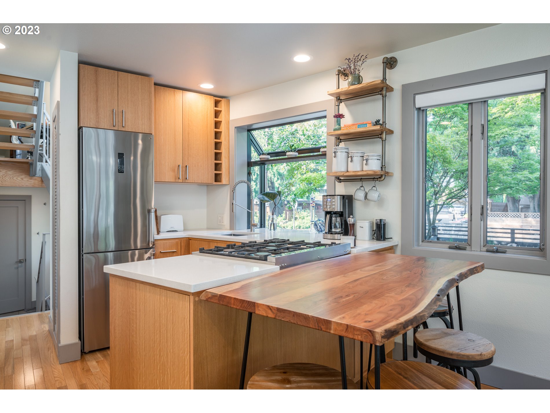 3300 SOUTHSHORE BLVD, Lake Oswego, OR 97034, photo 3 of 30