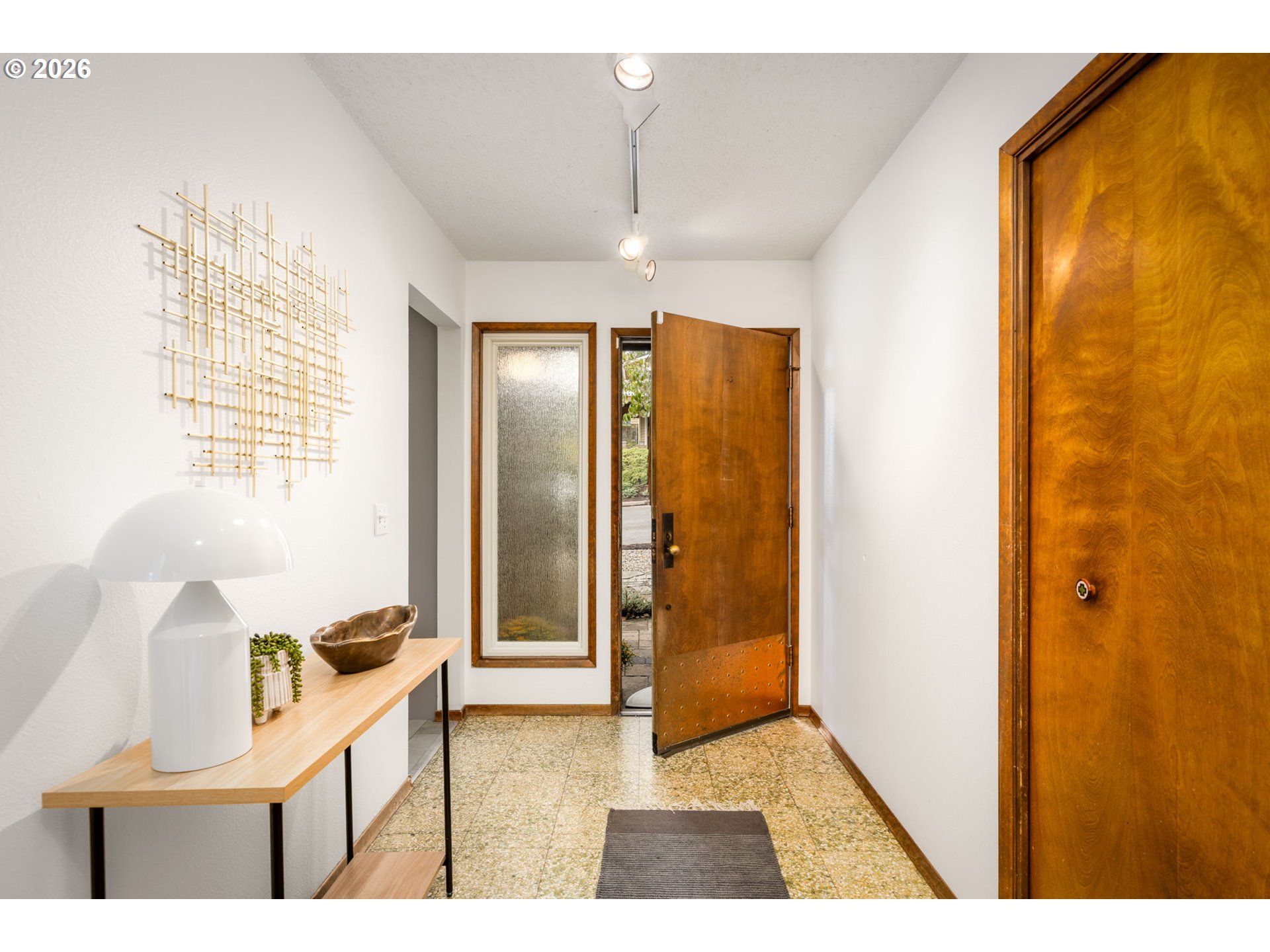 3023 SW COLLINS CT, Portland, OR 97219, photo 6 of 46