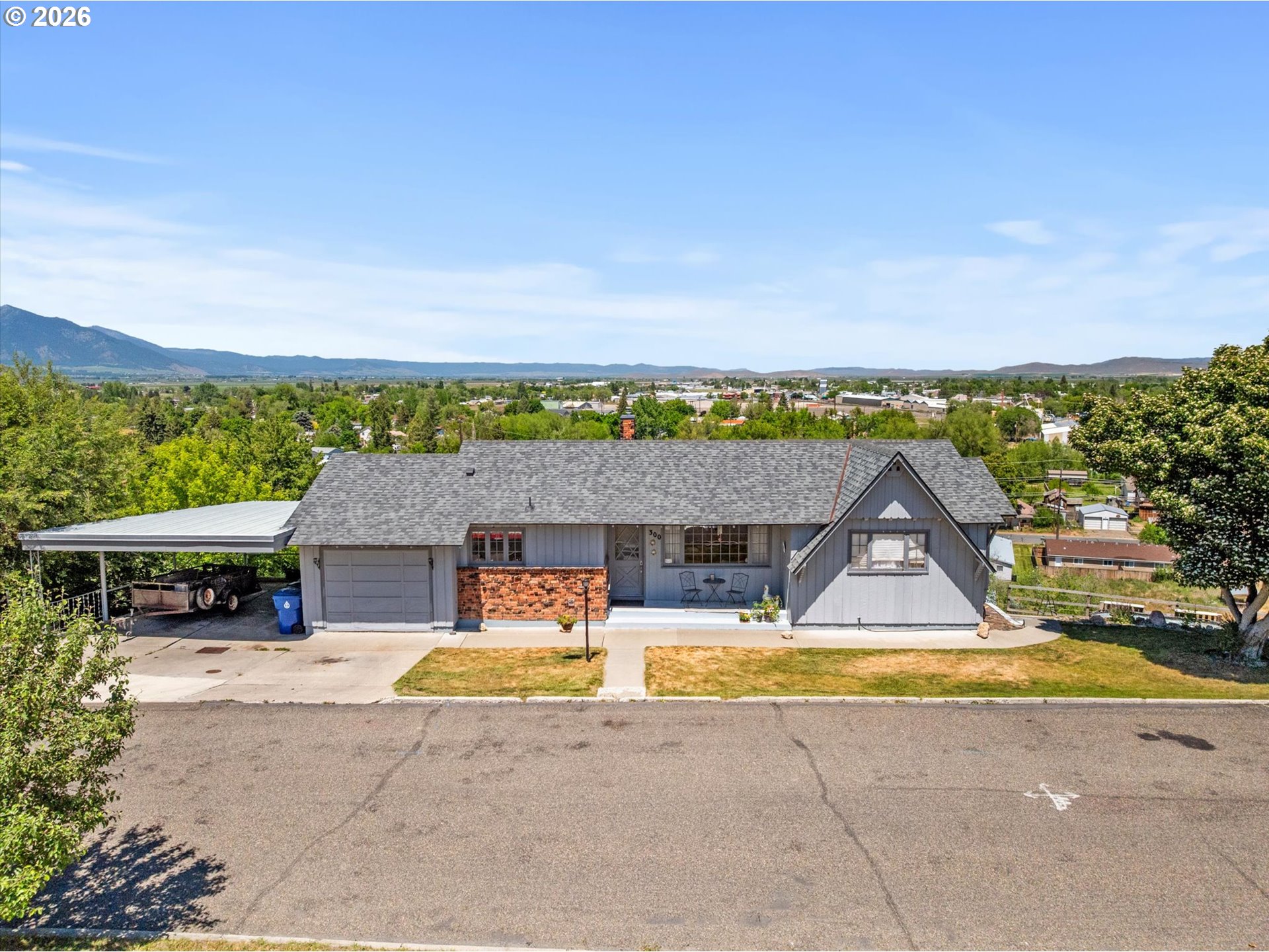 300 HILLCREST DR, Baker City, OR 97814, photo 2 of 48