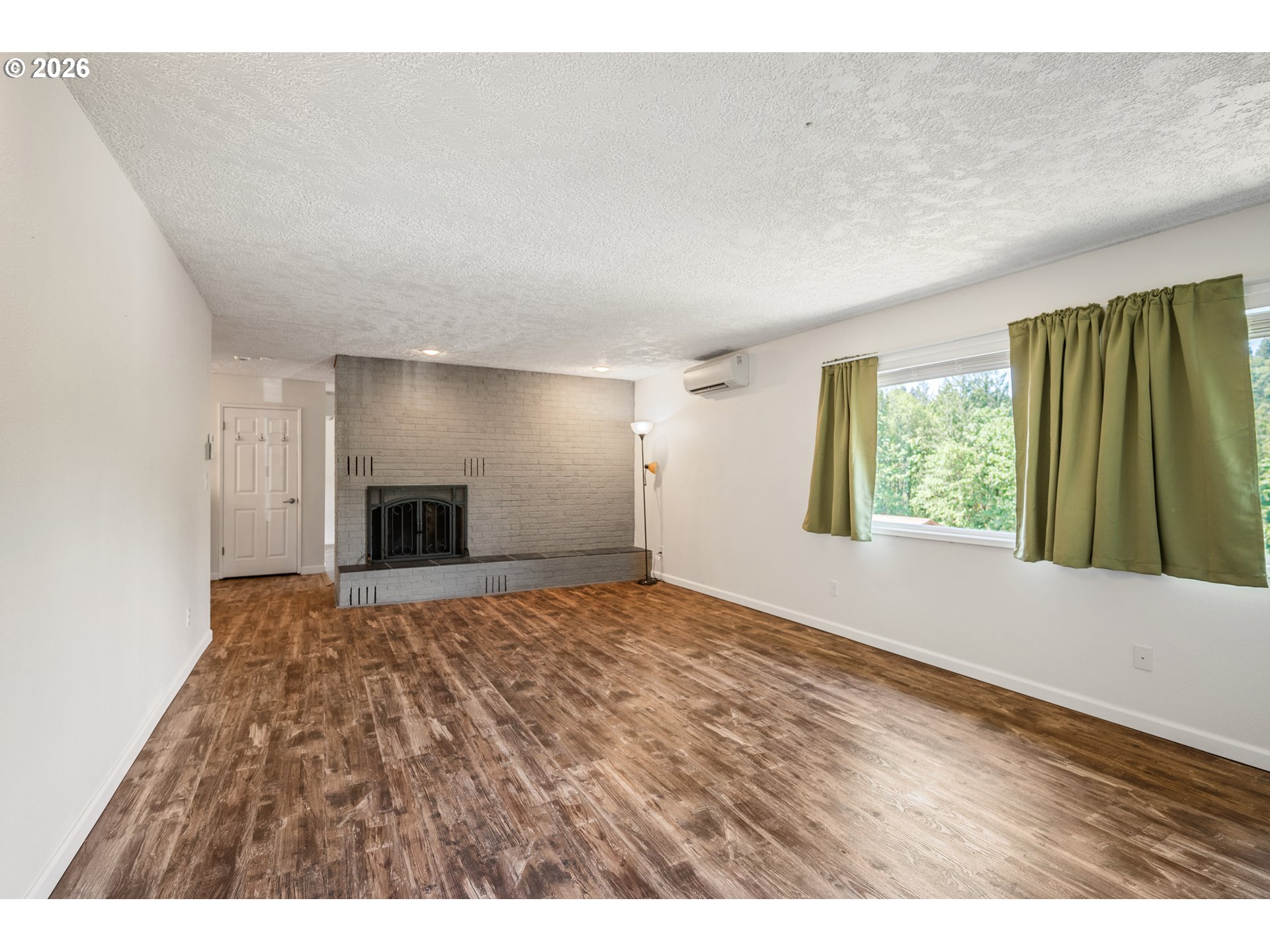 2441 W LYNNWOOD DR, Longview, WA 98632, photo 6 of 44