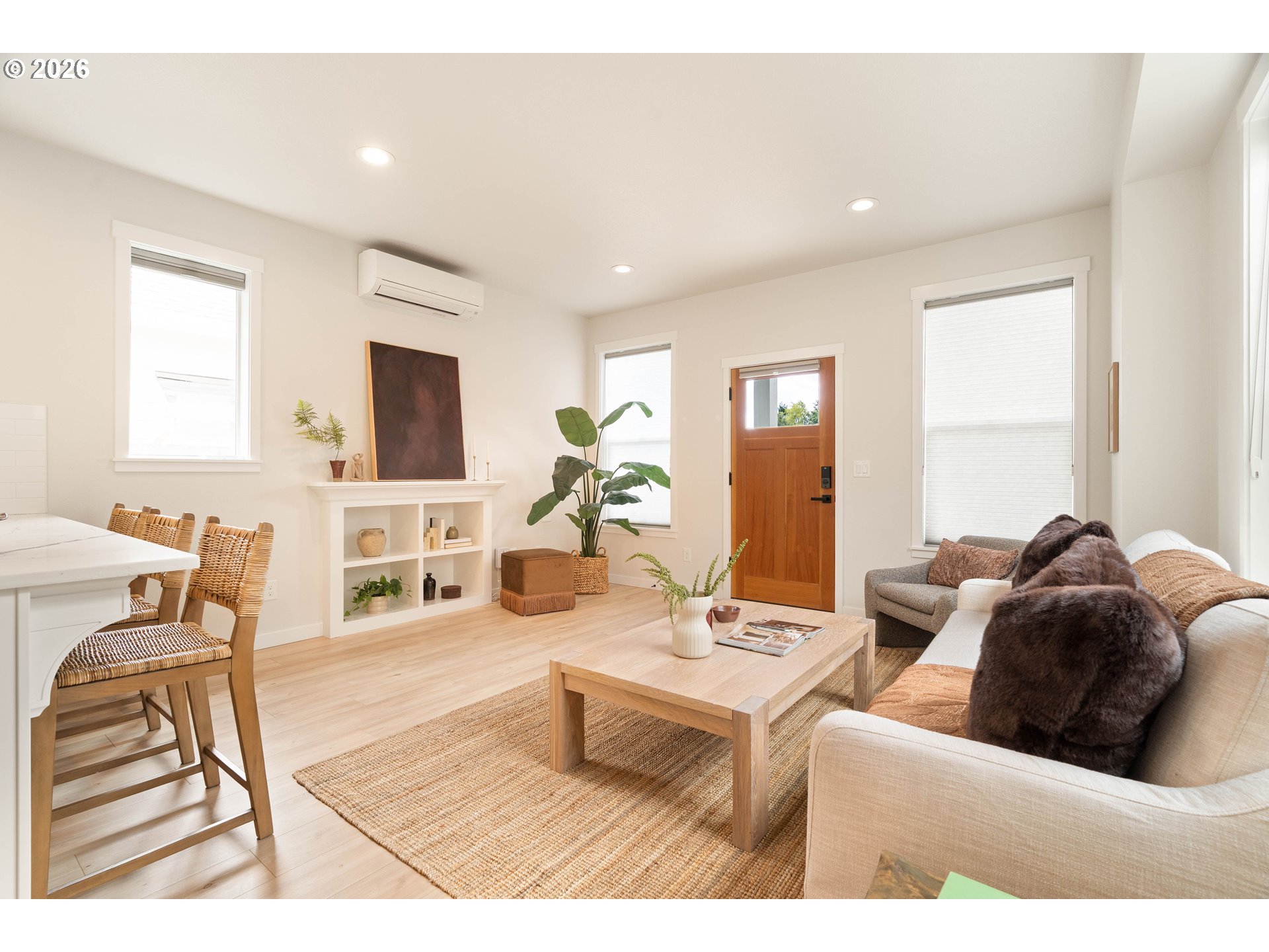 388 NE 91ST AVE, Portland, OR 97220, photo 2 of 40