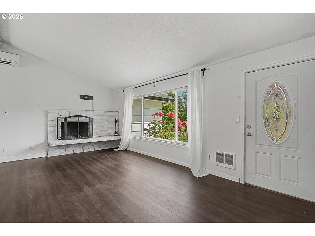 3000 NE 49TH ST, Vancouver, WA 98663, photo 4 of 44