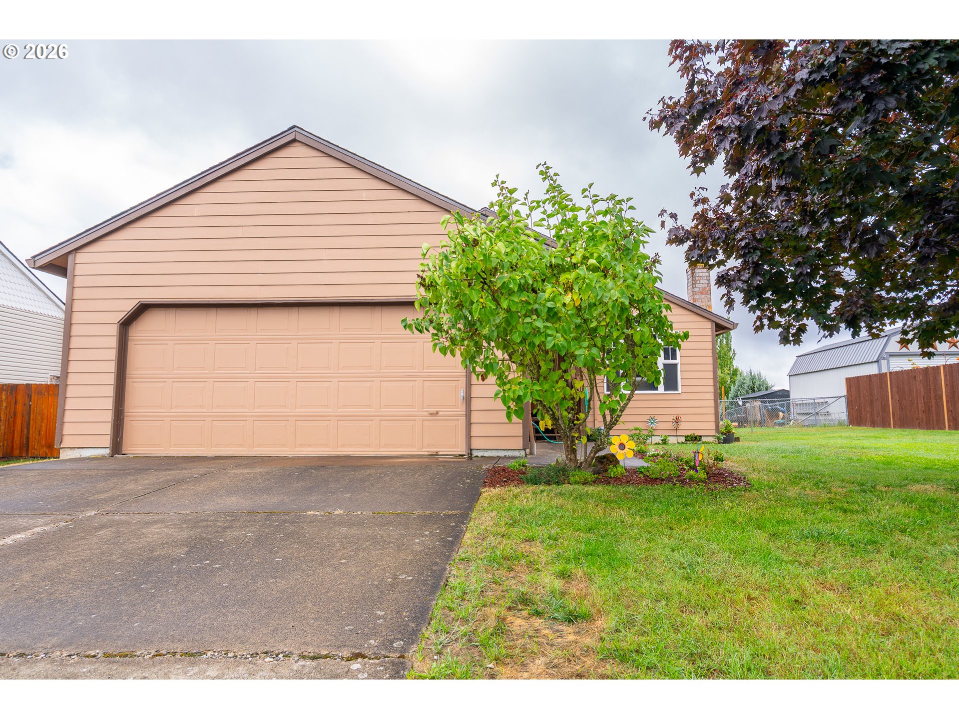 325 NW DENTON AVE, Dallas, OR 97338, photo 2 of 28