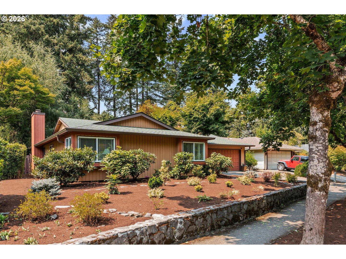 7095 SW TIERRA DEL MAR DR, Beaverton, OR 97007, photo 4 of 48
