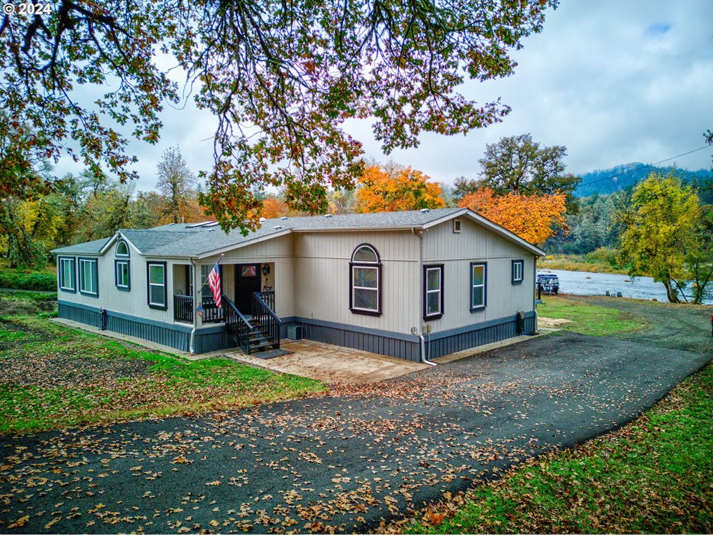 2665 Whistlers Park Rd