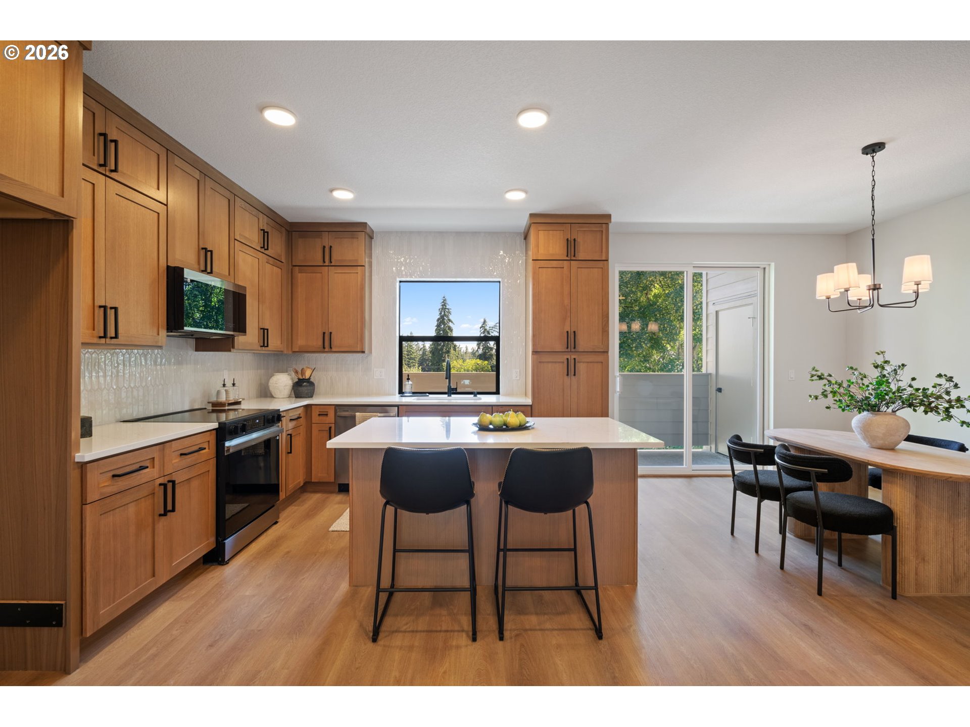 2902 E McLoughlin BLVD 1, Vancouver, WA 98661, photo 4 of 39