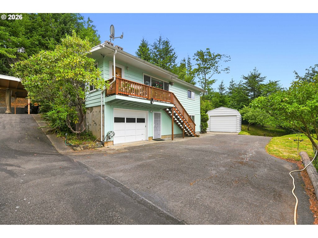 640 Royal Dr