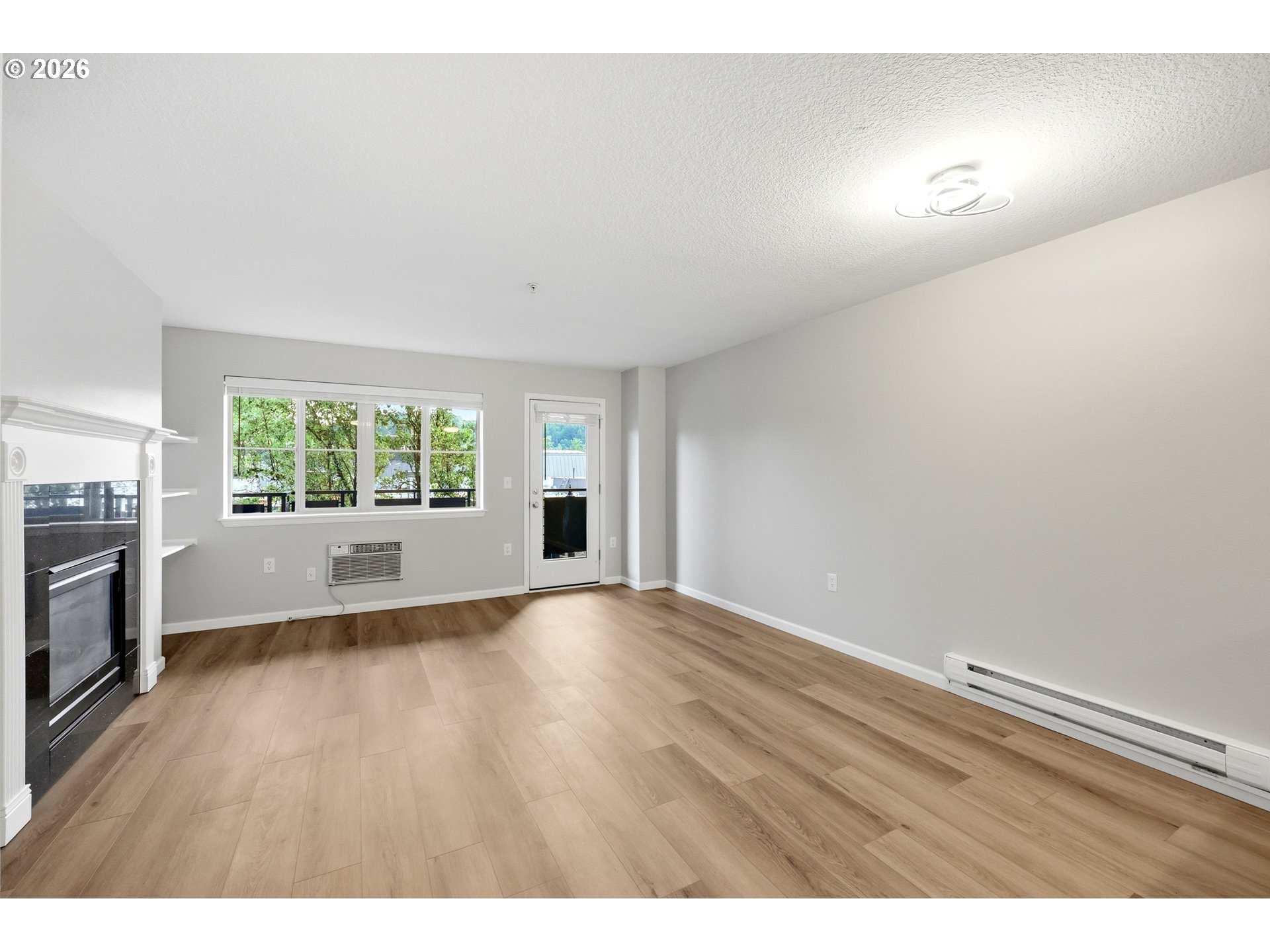 318 NE ROBERTS AVE 204, Gresham, OR 97030, photo 6 of 36