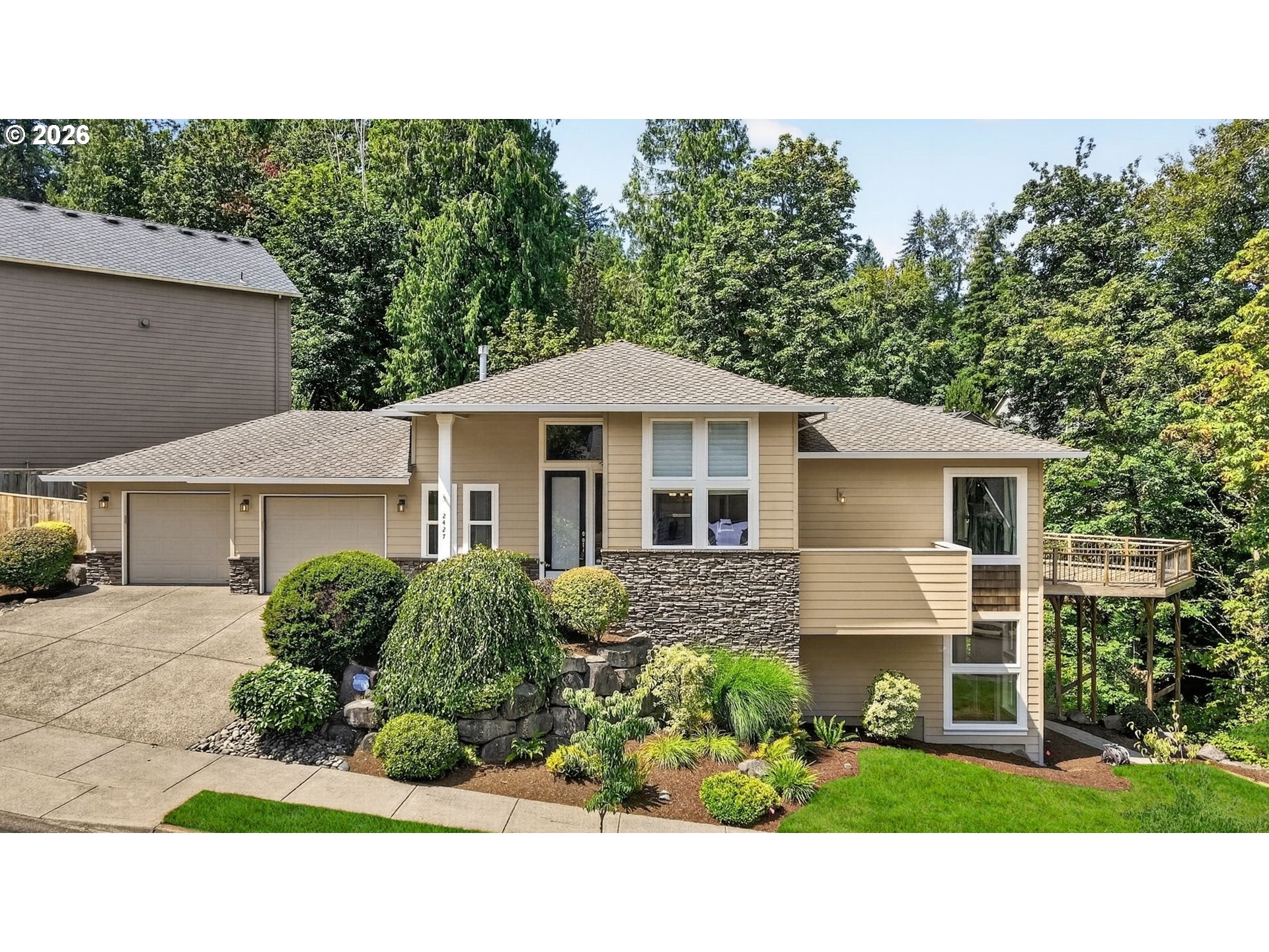 2427 SE ELLIOTT DR, Gresham, OR 97080, photo 3 of 46