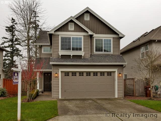 439 NE Larena Pl