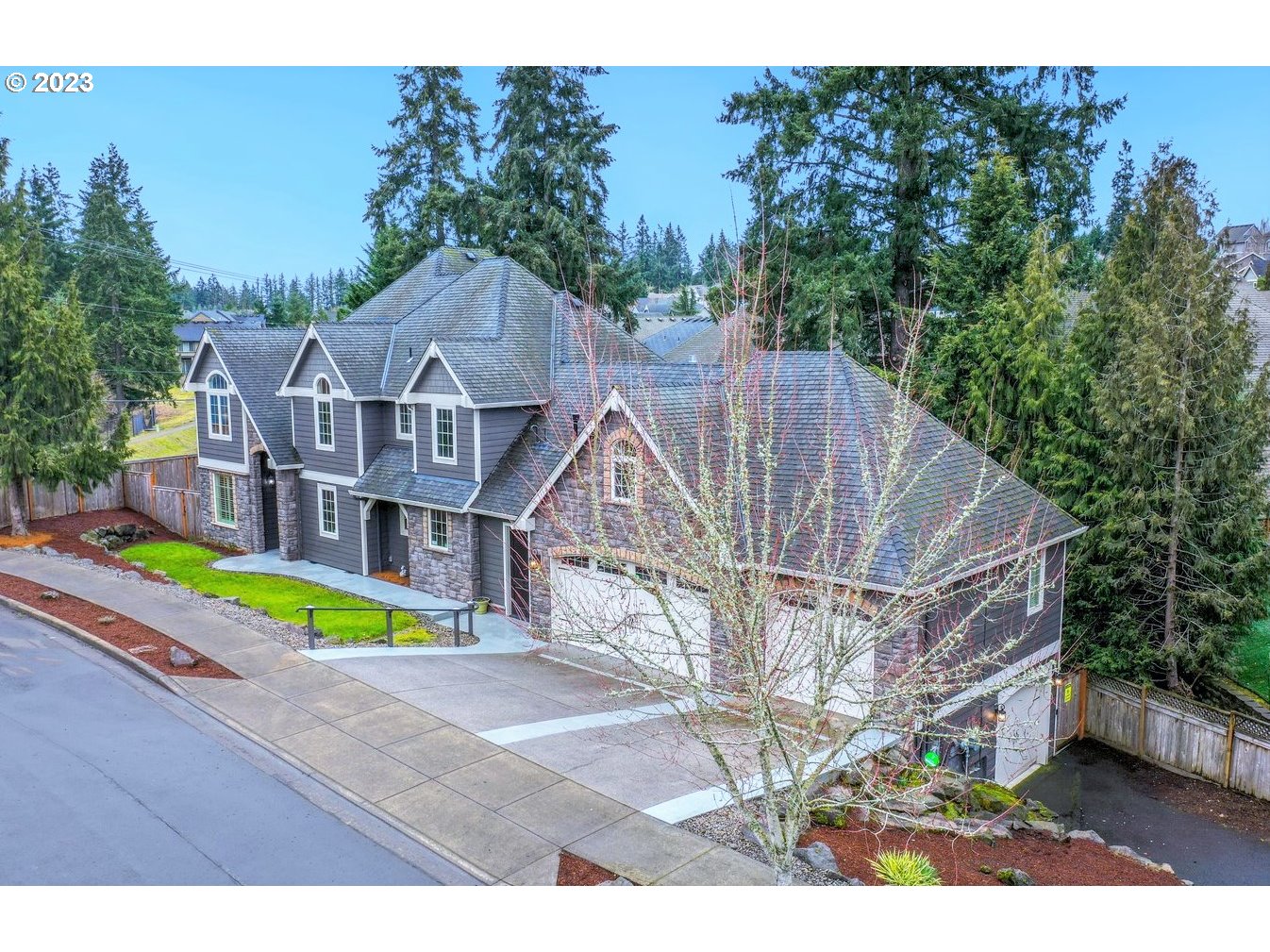 22385 SW 103RD AVE, Tualatin, OR 97062, photo 2 of 32