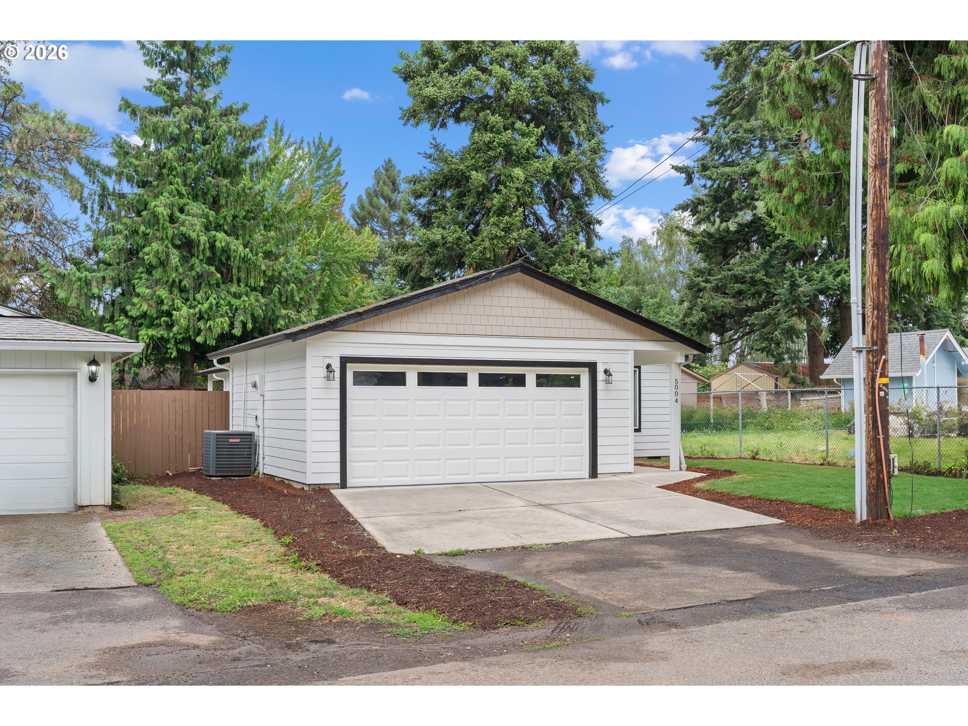 5004 NE 22ND AVE, Vancouver, WA 98663, photo 2 of 37