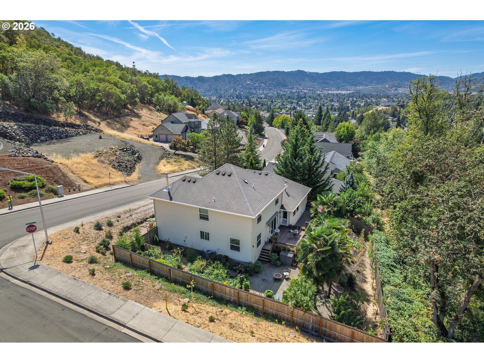 2984 NW DAYSHA DR, Roseburg, OR 97471, photo 8 of 42