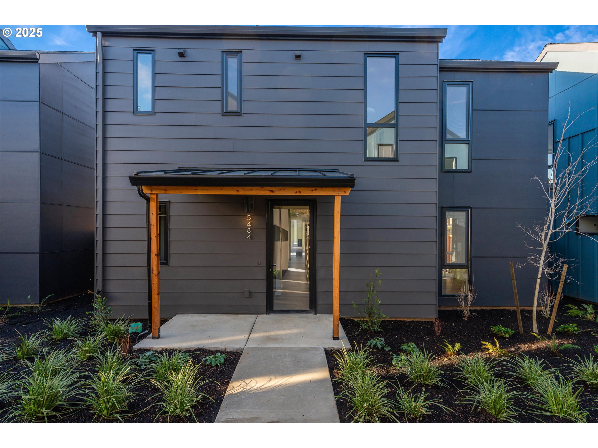 5484 SE Boise TER, Portland, OR 97206, photo 3 of 48