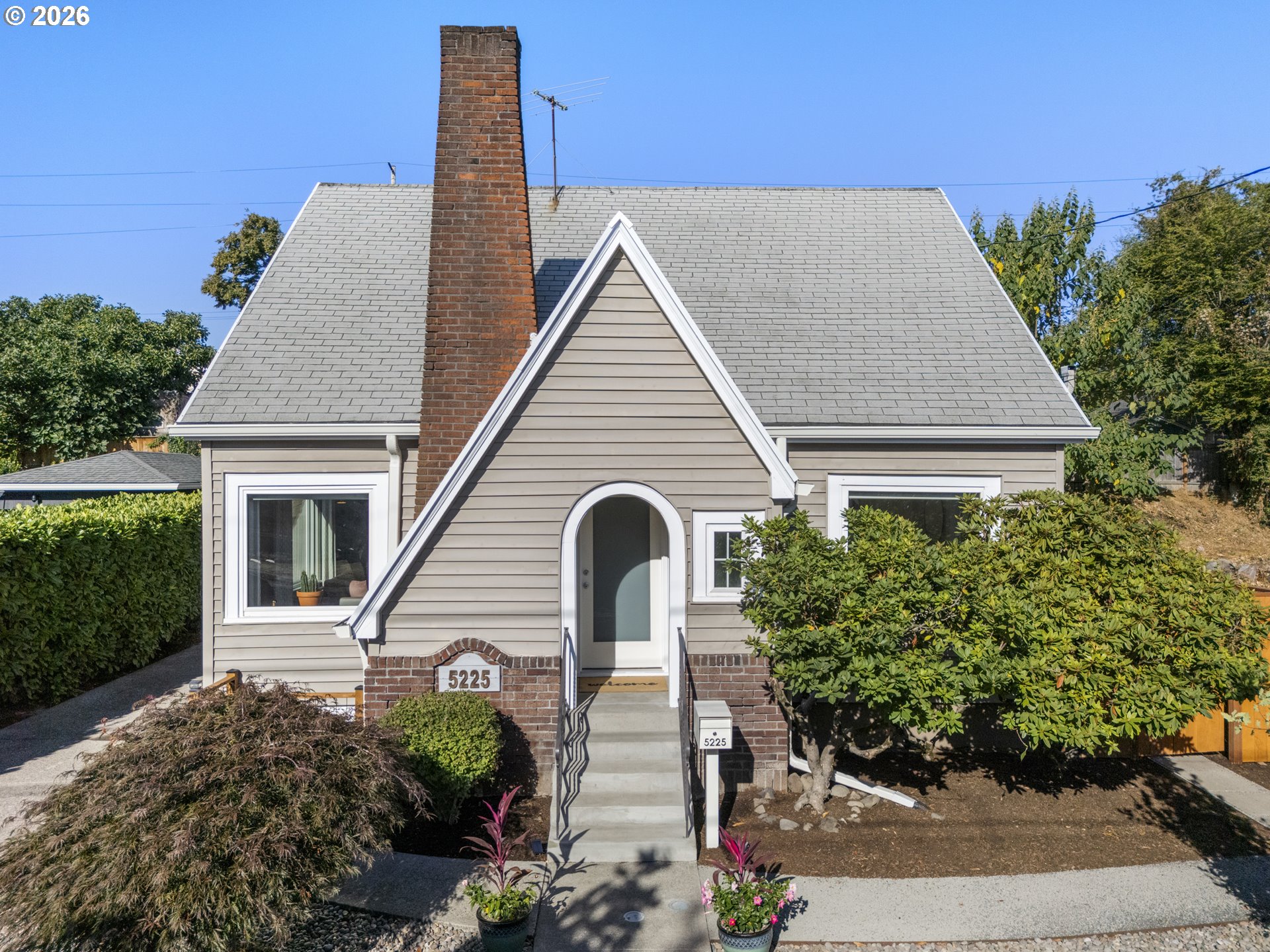5225 SE 18TH AVE, Portland, OR 97202, photo 2 of 43