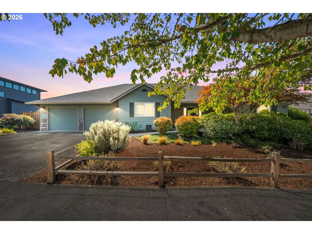 2662 NW Mt Ashland Dr