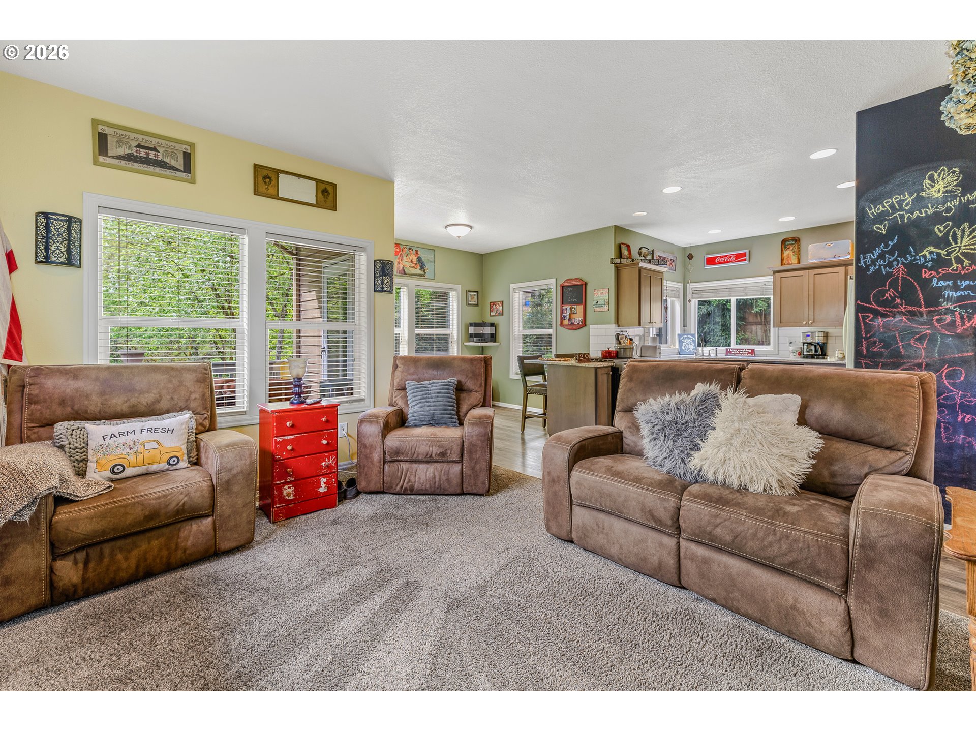 17377 WAKE ROBIN CIR, Oregon City, OR 97045, photo 8 of 37