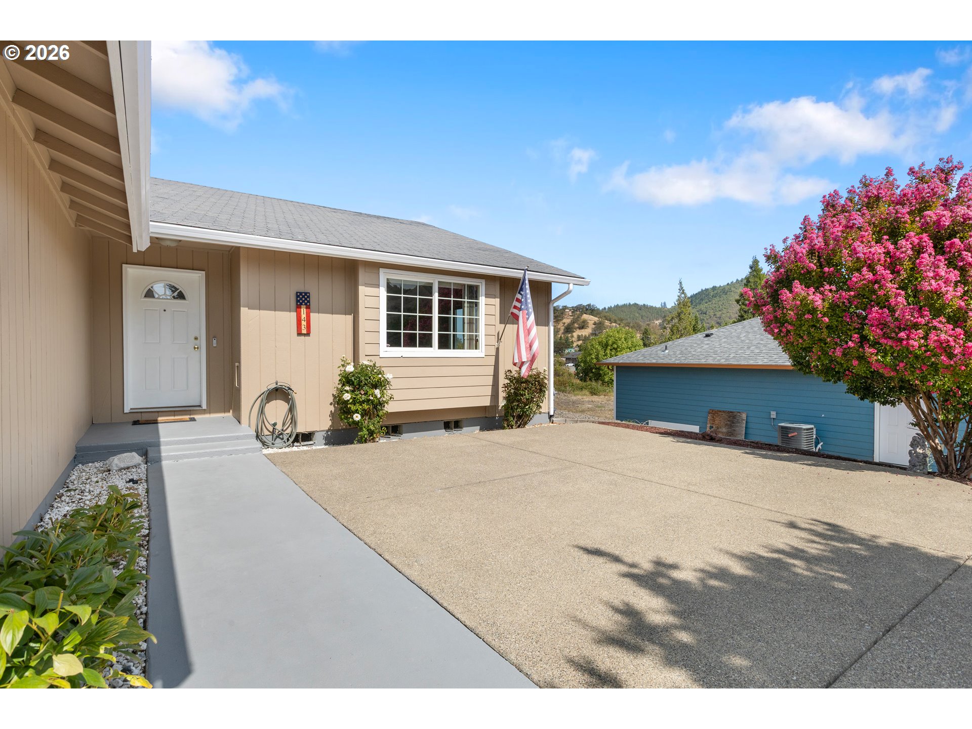 143 BRIGGS DR, Myrtle Creek, OR 97457, photo 4 of 48