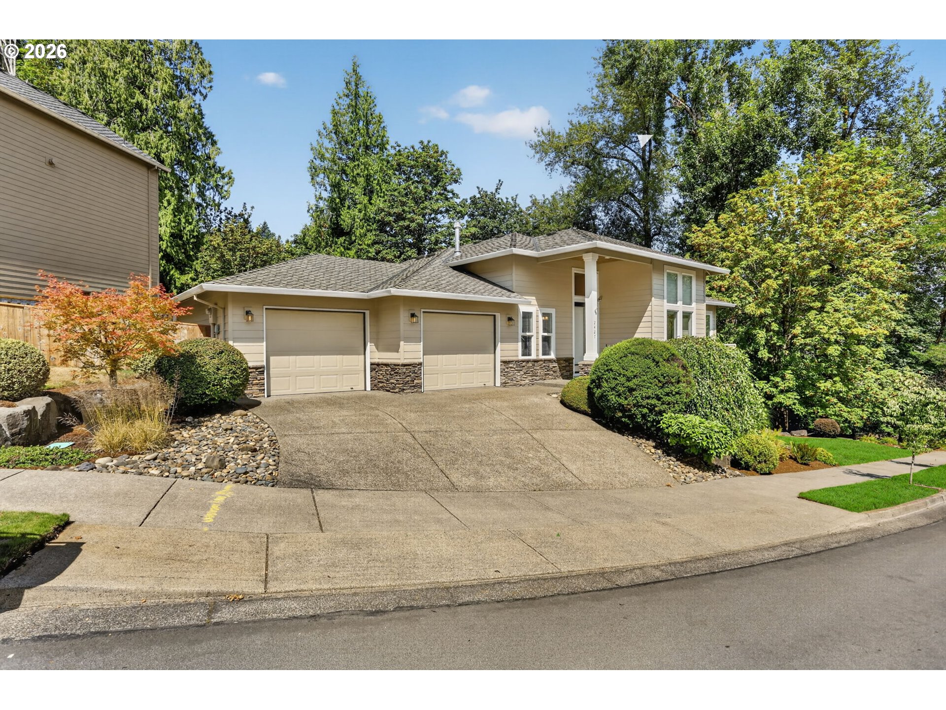 2427 SE ELLIOTT DR, Gresham, OR 97080, photo 4 of 46