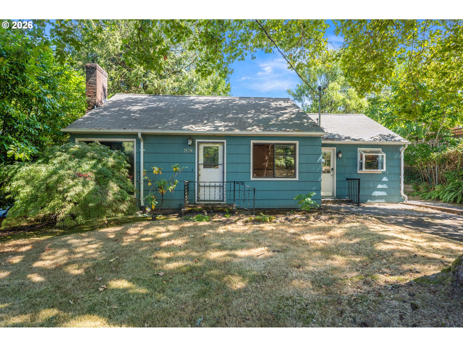 7526 SW CAPITOL HILL RD, Portland, OR 97219, photo 2 of 27