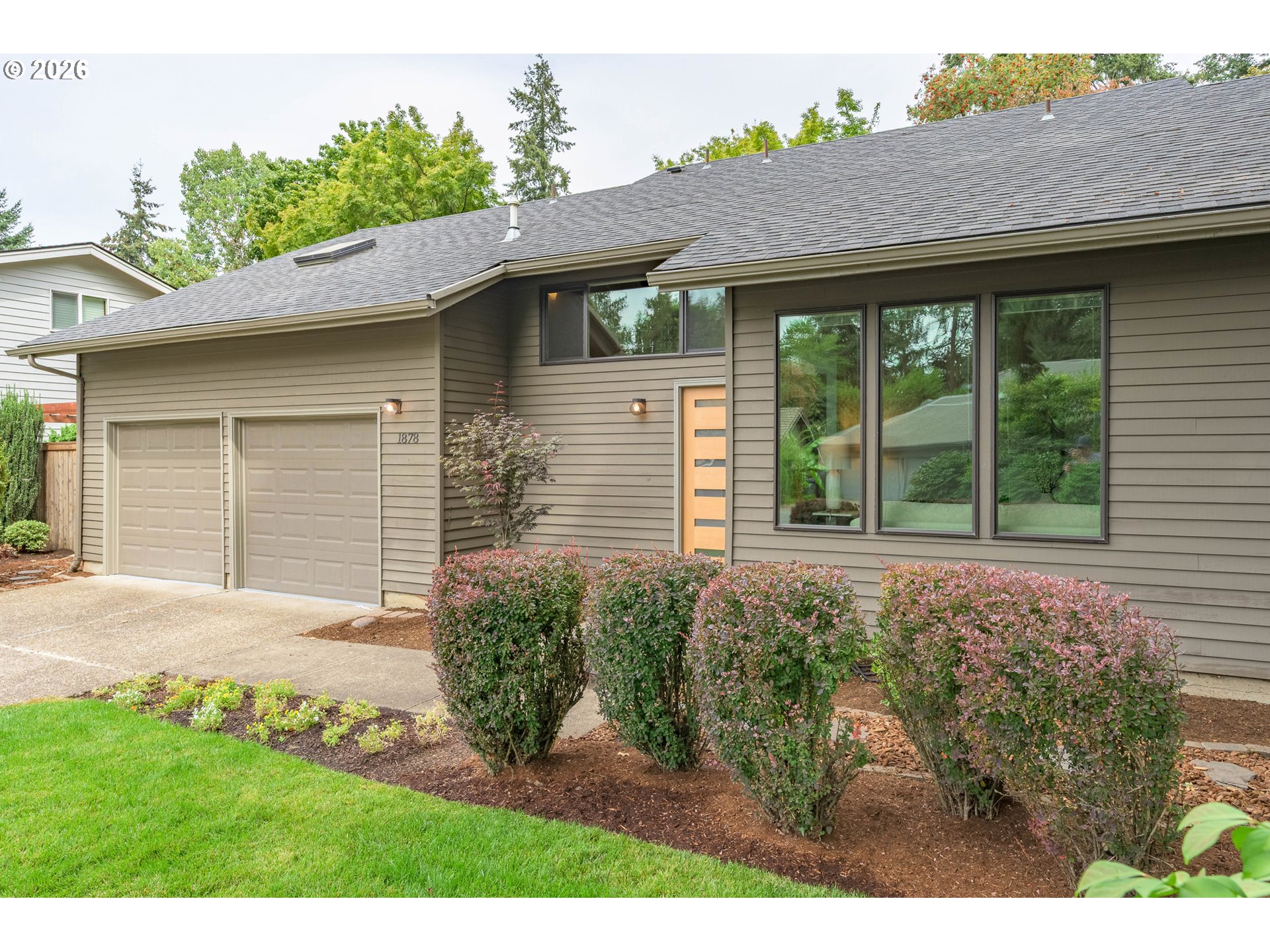 1878 RUSSET DR, Eugene, OR 97401, photo 2 of 48