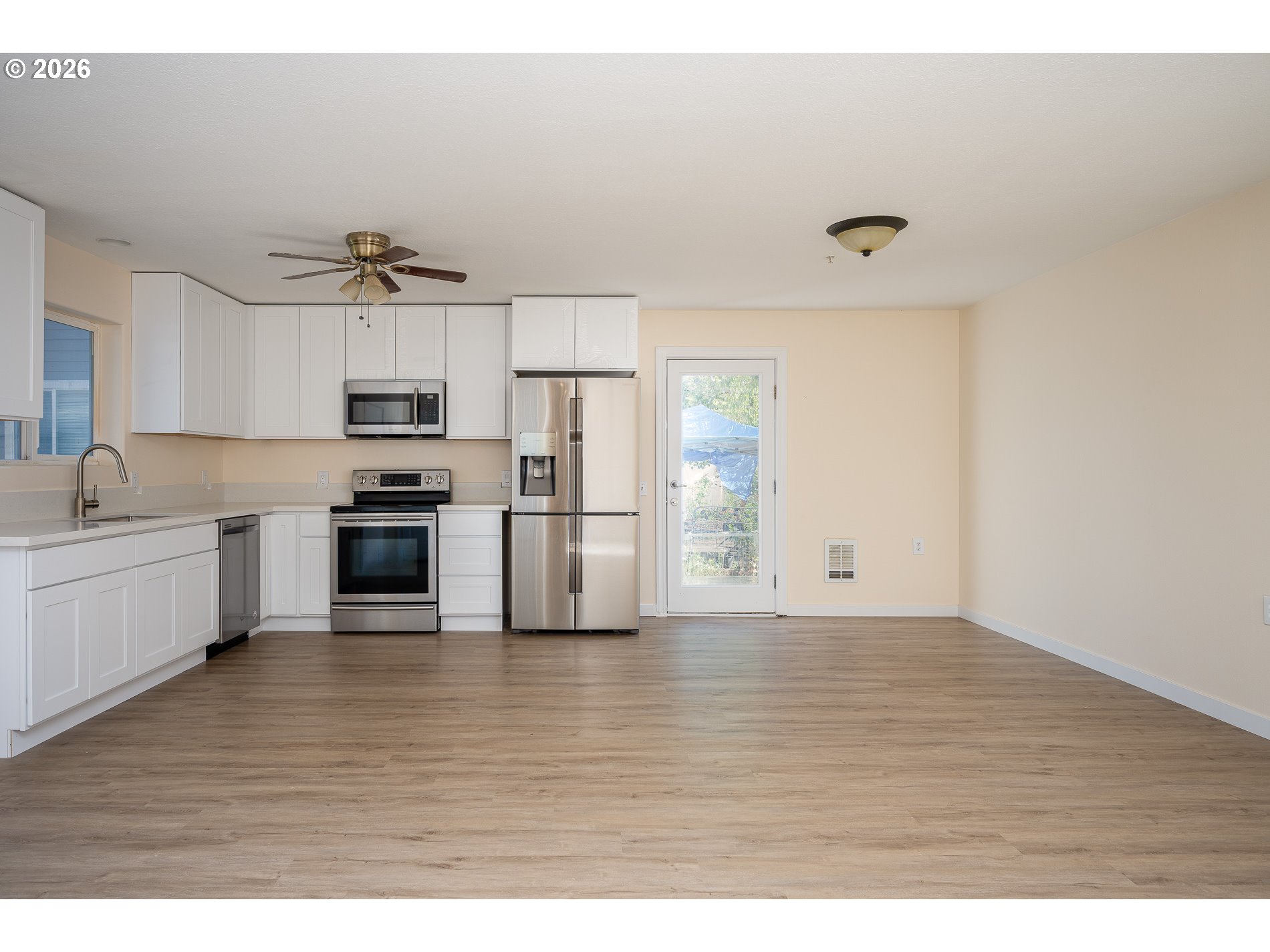 665 SE 197TH AVE, Portland, OR 97233, photo 6 of 22