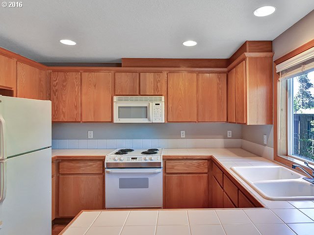 18364 SW SMOKETTE LN, Beaverton, OR 97003, photo 6 of 19