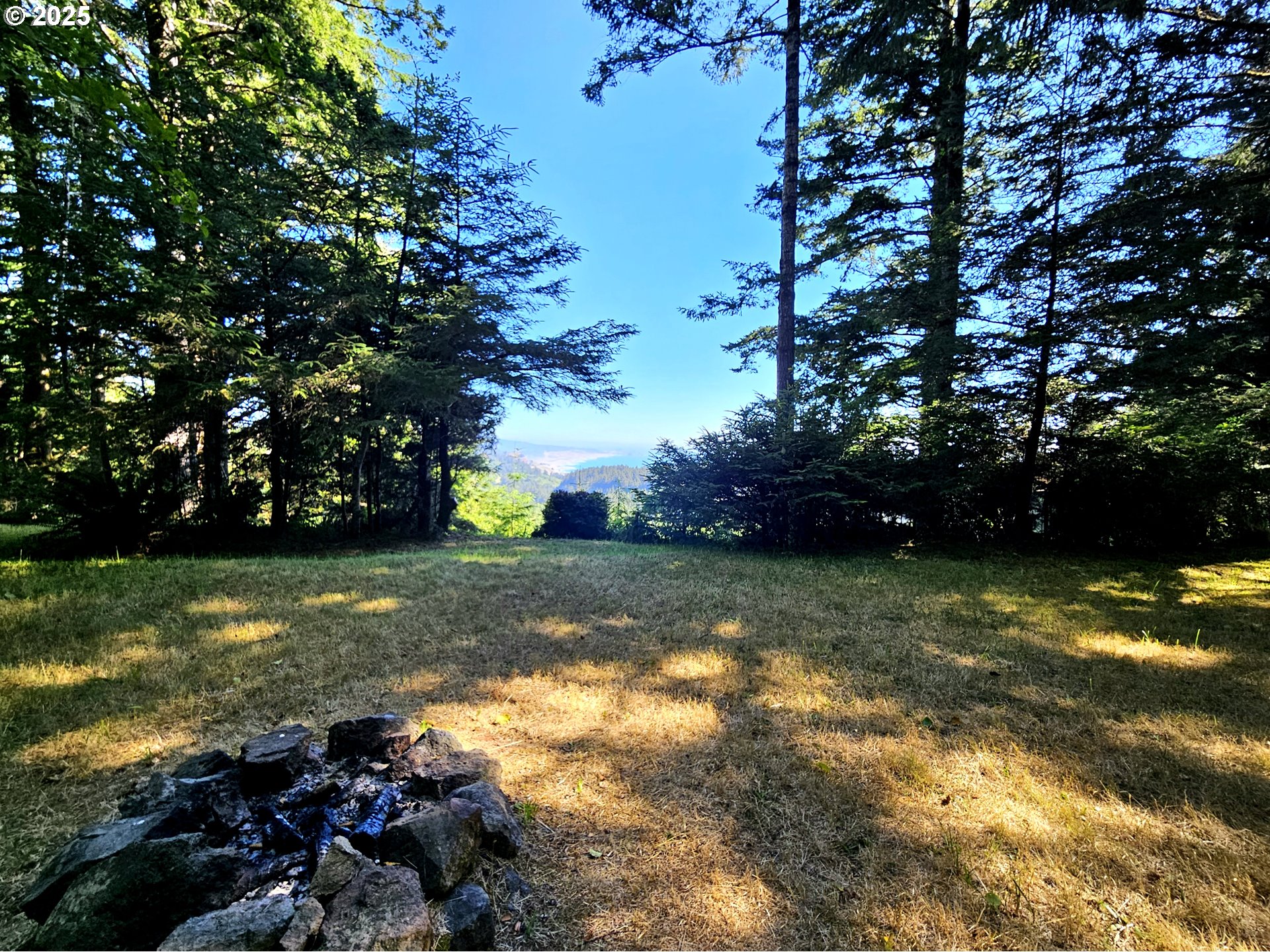 26665 SEBASTIAN LN, Gold Beach, OR 97444, photo 5 of 34