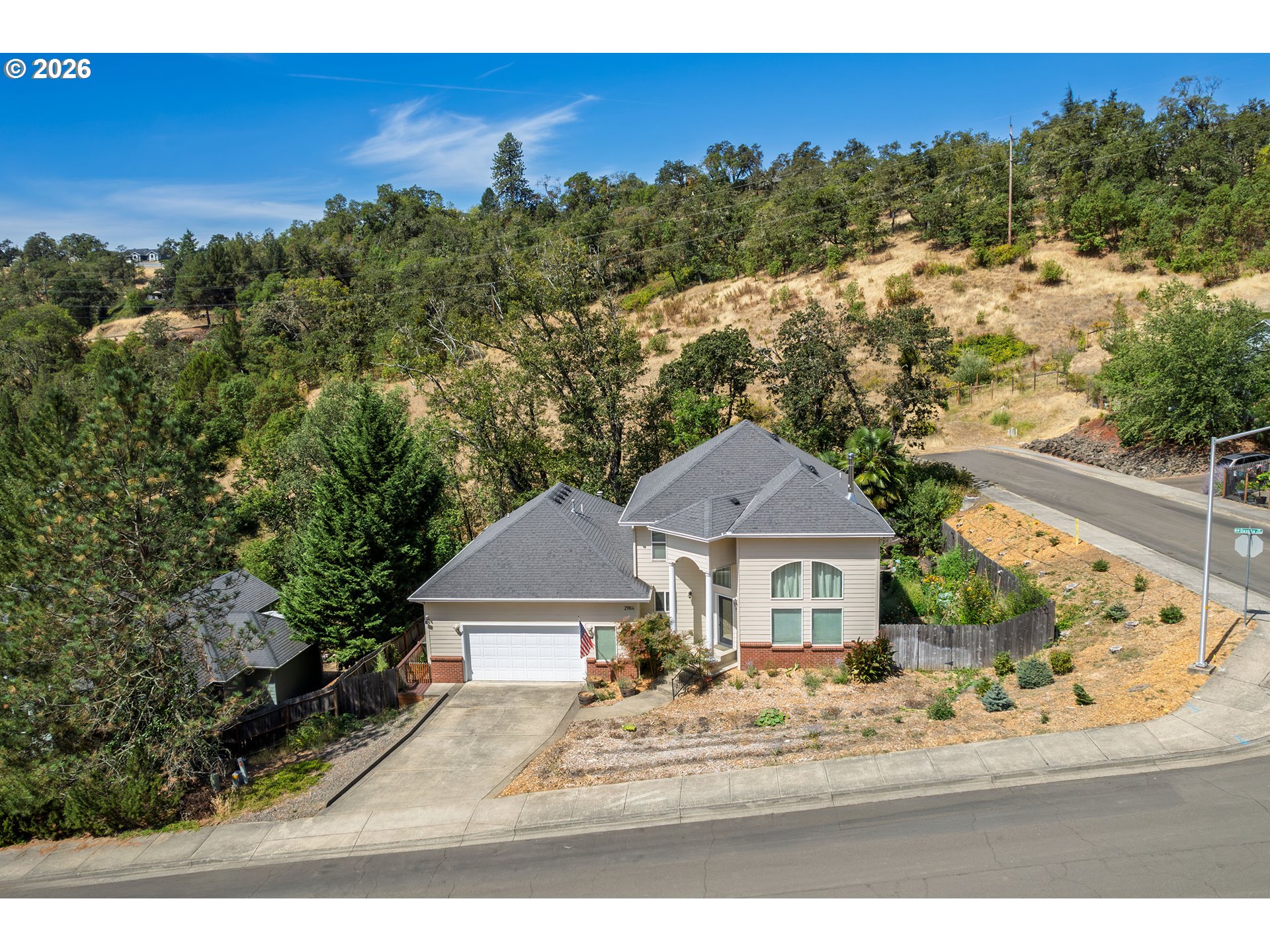 2984 NW DAYSHA DR, Roseburg, OR 97471, photo 4 of 42