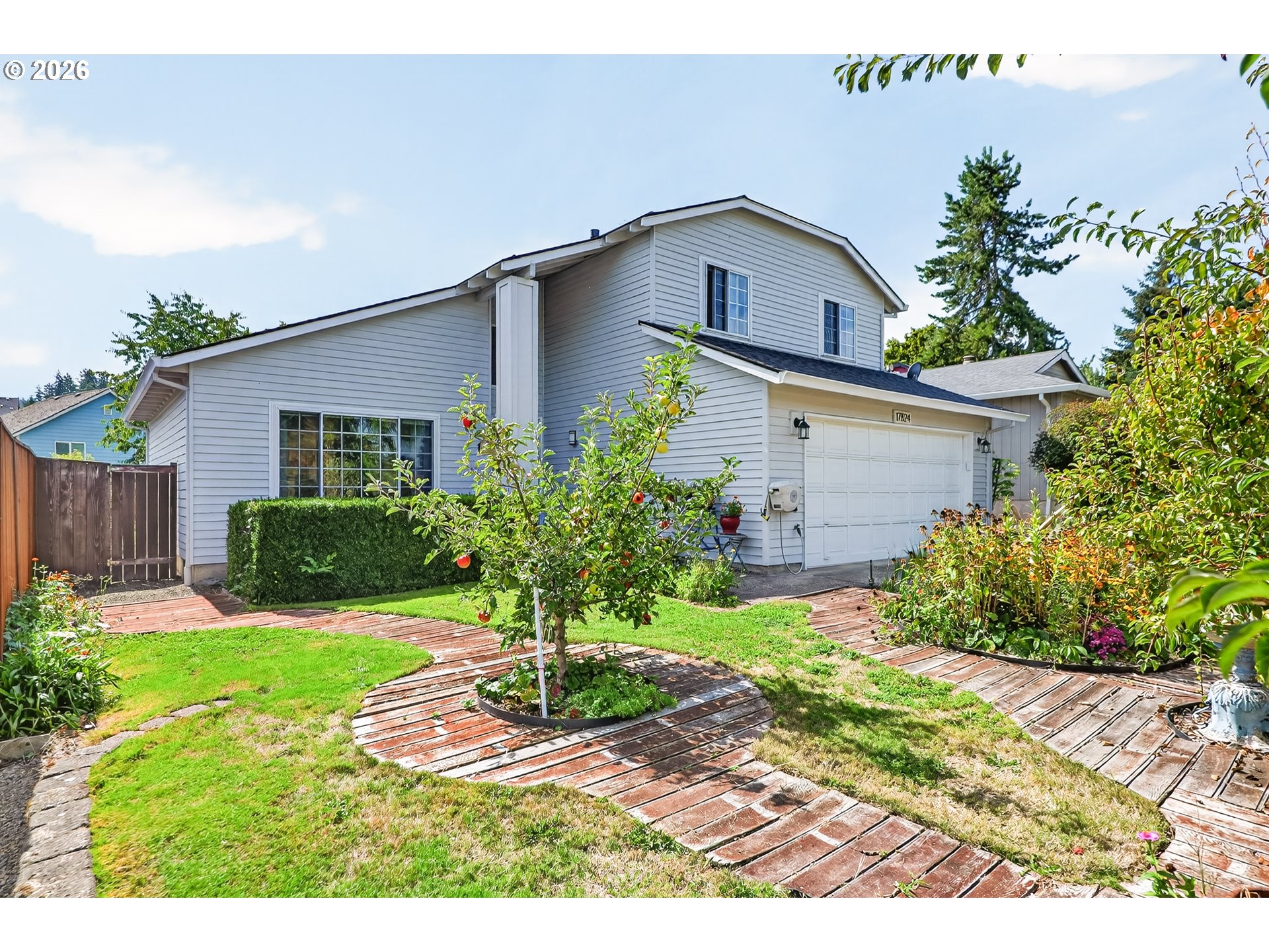 17824 SW GRANADA DR, Beaverton, OR 97007, photo 2 of 27