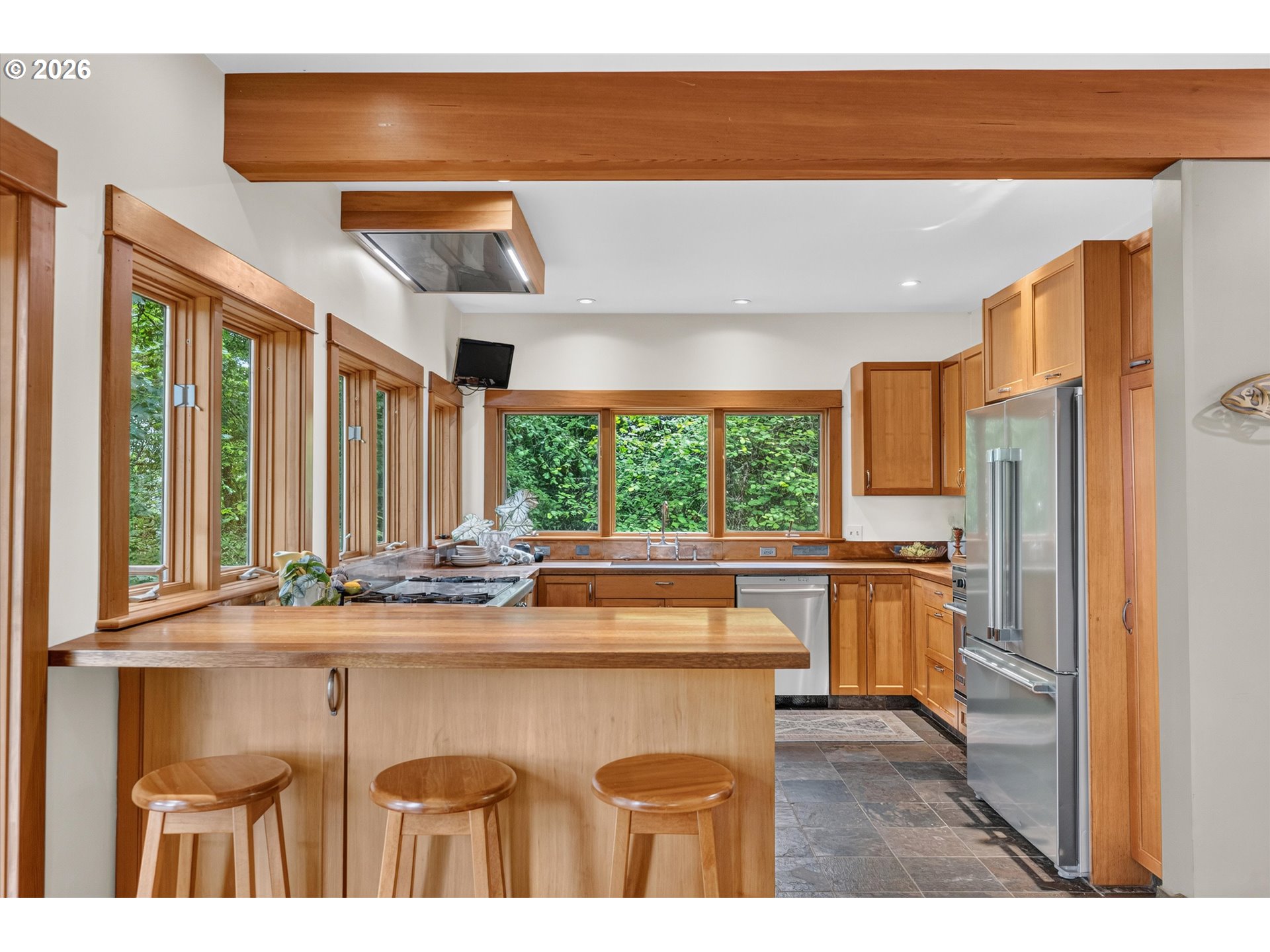 9505 NW GERMANTOWN RD, Portland, OR 97231, photo 8 of 48