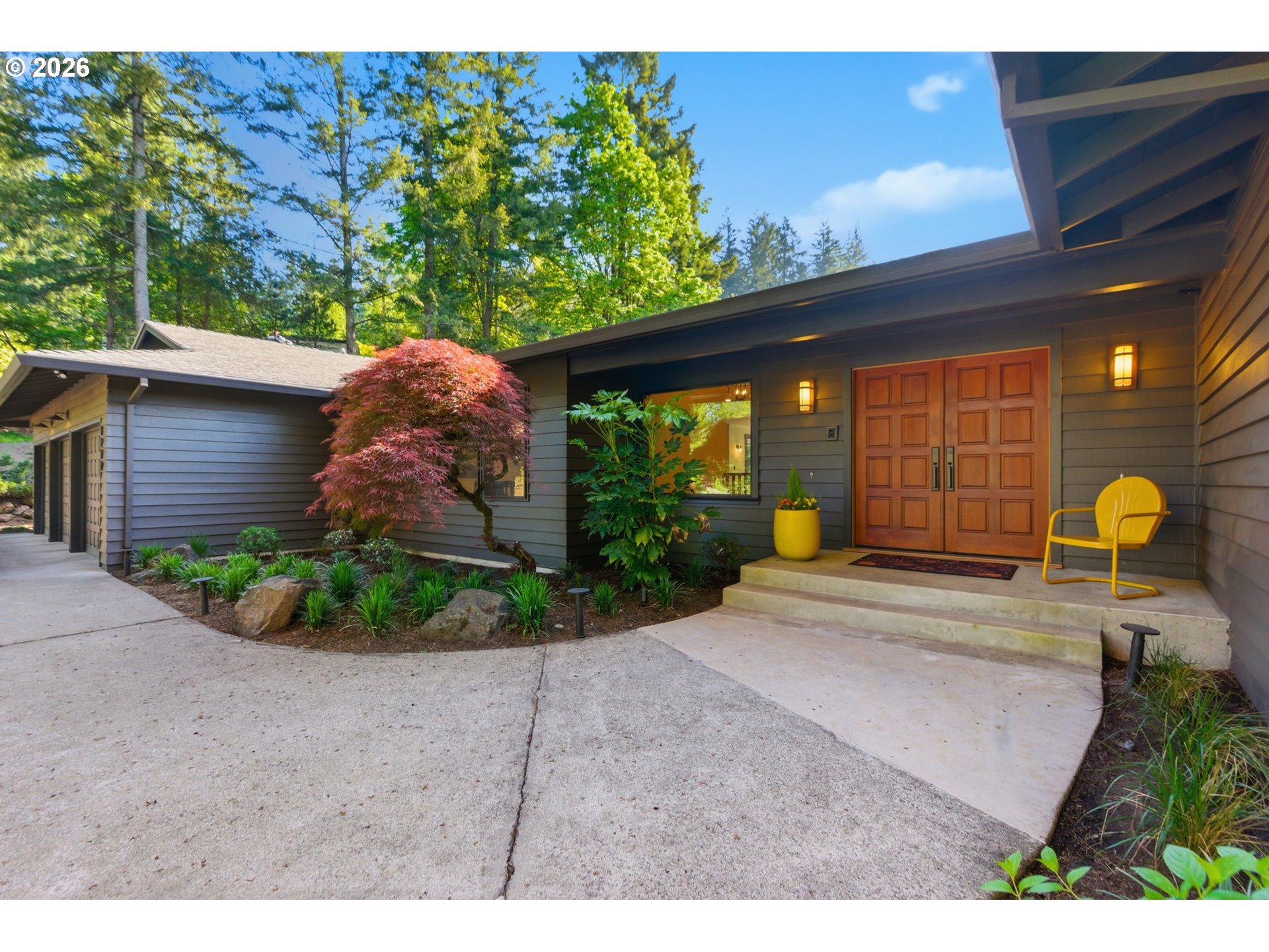 6200 SW ROUND HILL WAY, Portland, OR 97221, photo 2 of 48
