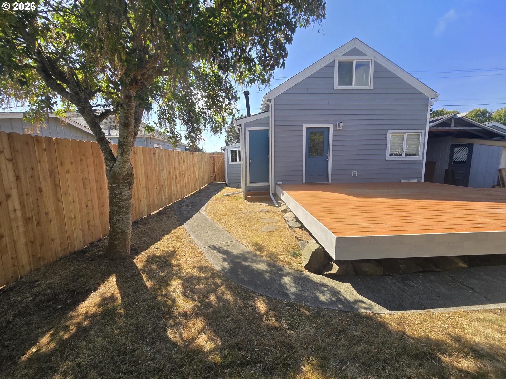 425 S LINCOLN ST, Seaside, OR 97138, photo 3 of 29