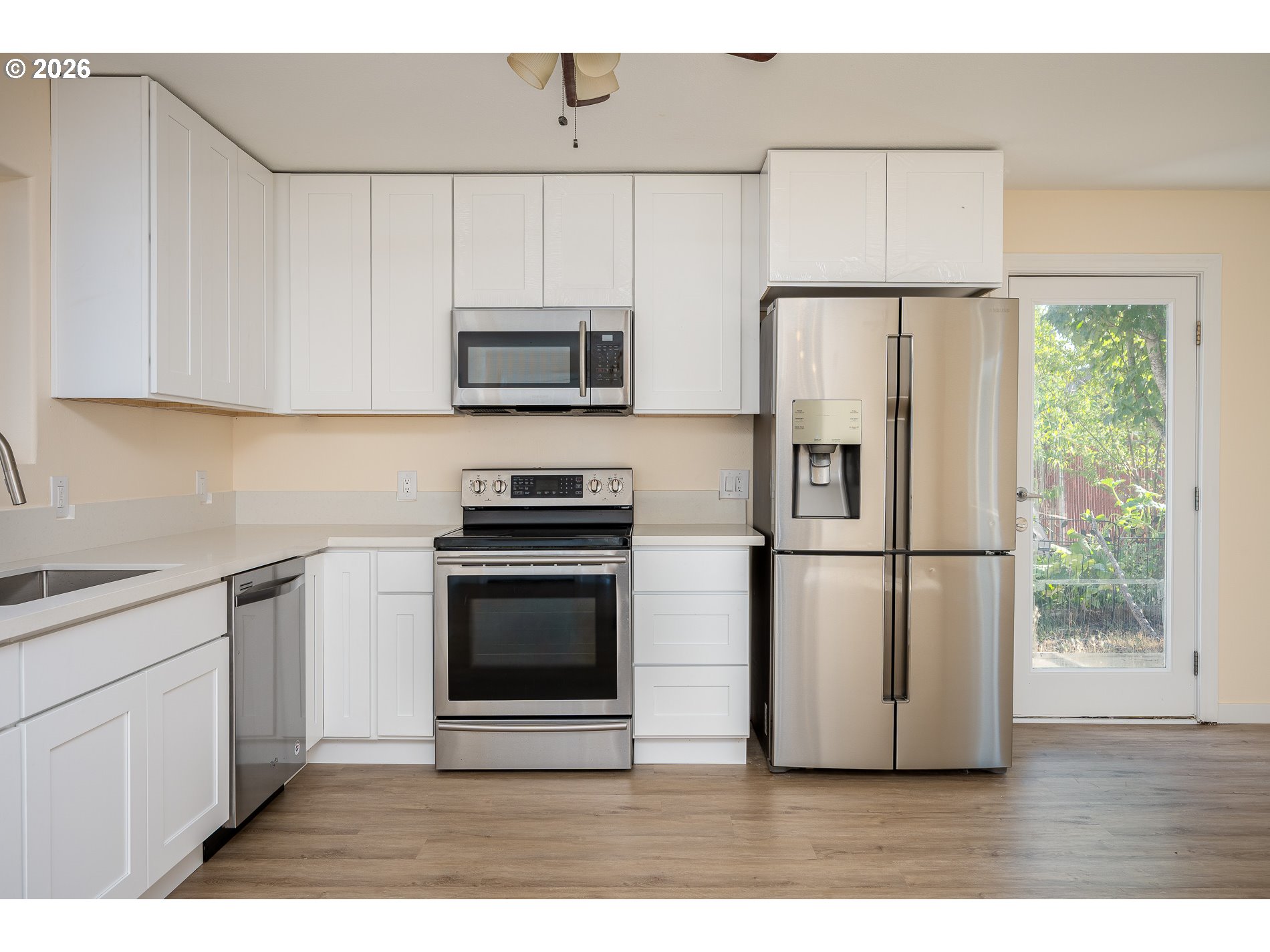 665 SE 197TH AVE, Portland, OR 97233, photo 8 of 22