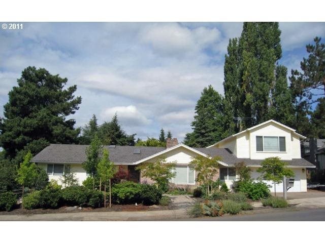 1402 Killarney Dr